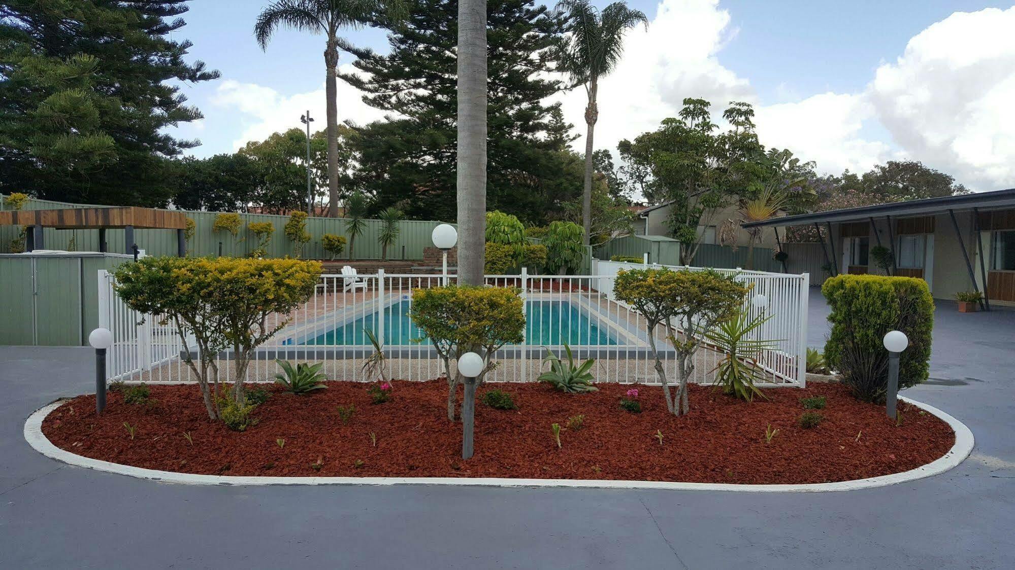 Belmont Palms Motel Lake Macquarie Exterior photo
